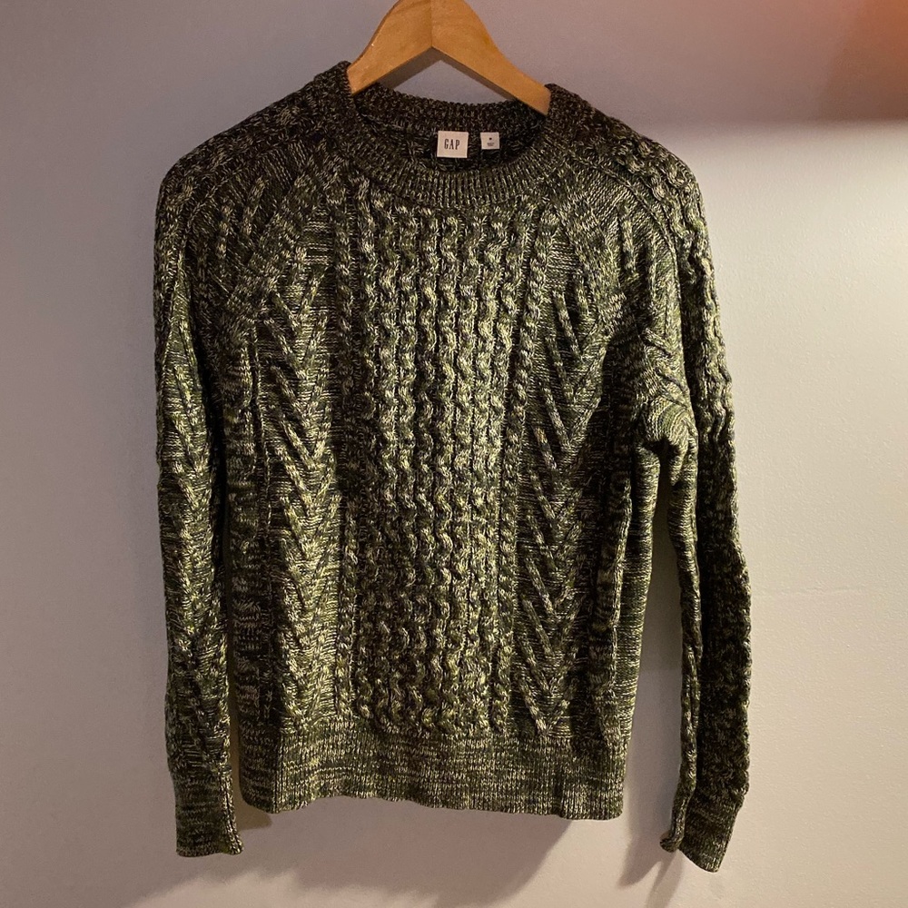 Women’s GAP crewneck sweater size M